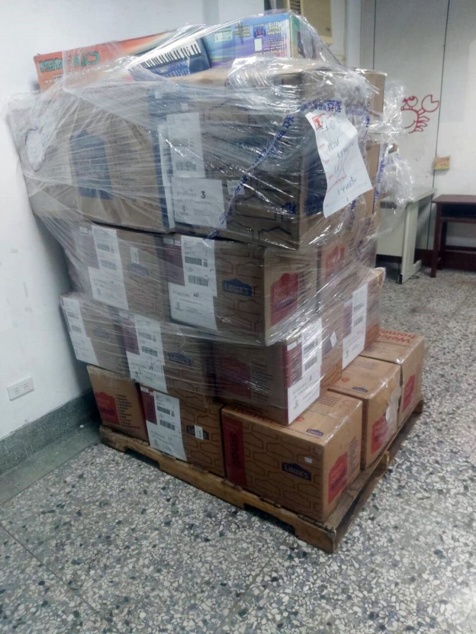 美國德州休士頓寄東西到台灣最便宜方式是透過Ship2TW公司，小東西寄空運，大東西寄海運，Ship2TW國際運輸公司提供組合式寄東西到台灣方式，結合空運時間快速及海運便宜價格，讓客戶享受最便宜方式從美國德州寄東西到台灣