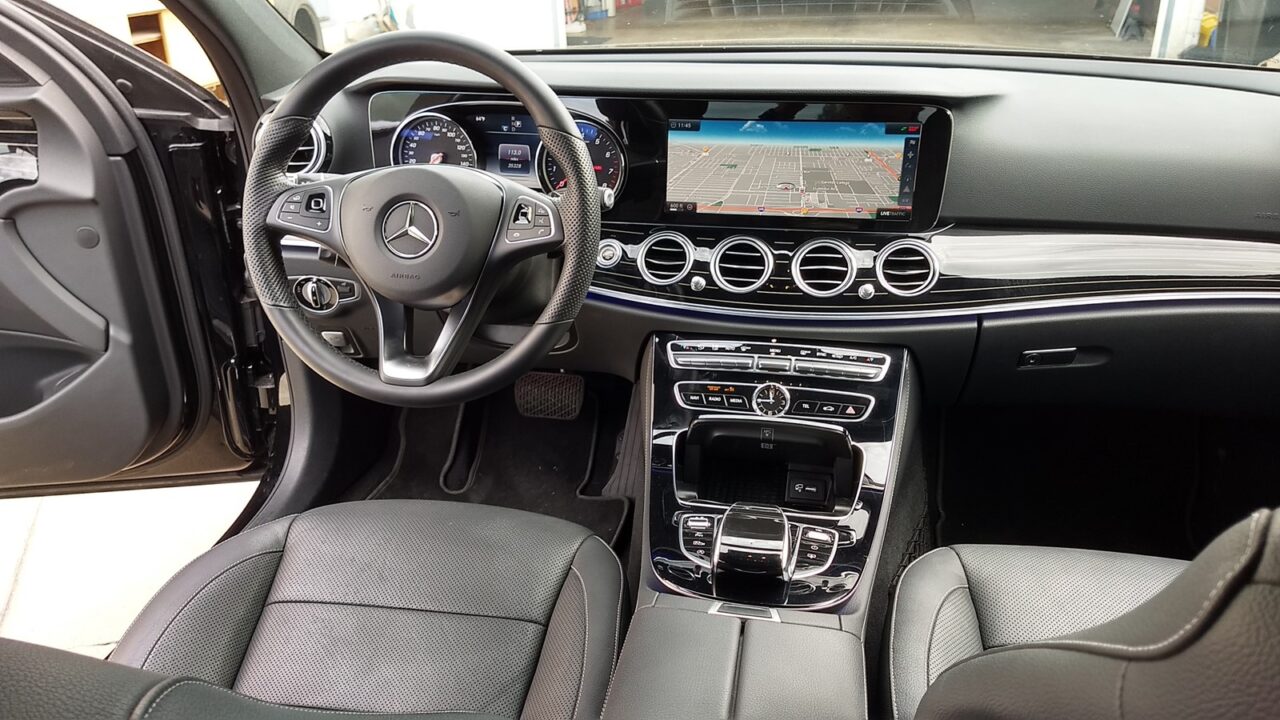 美國德州休士頓運車到台灣費用多少錢？海運時間要多久？費用包含台灣進口關稅約車輛價格的60%，汽車檢驗費用台幣8-10萬元，運車回台海運時間約一個月