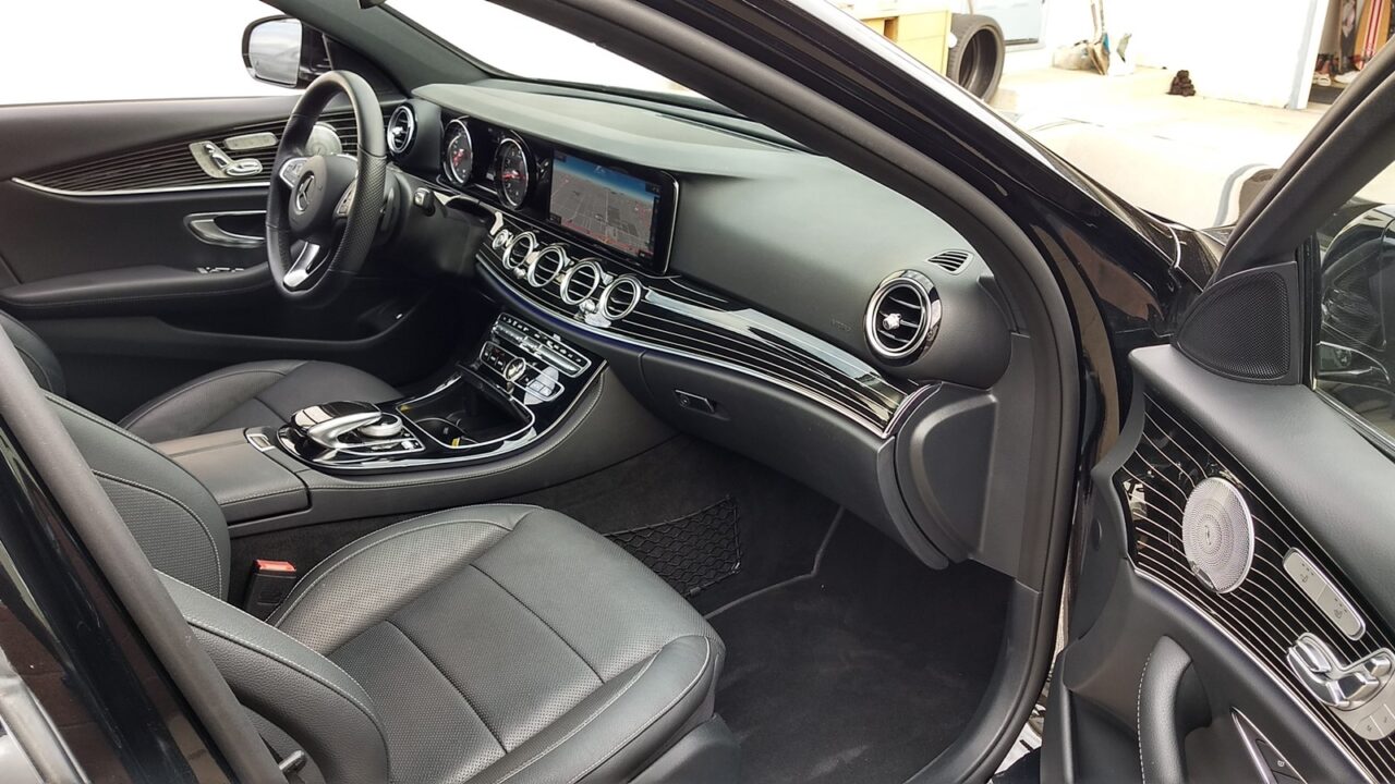 美國德州休士頓運車到台灣費用多少錢？海運時間要多久？費用包含台灣進口關稅約車輛價格的60%，汽車檢驗費用台幣8-10萬元，運車回台海運時間約一個月